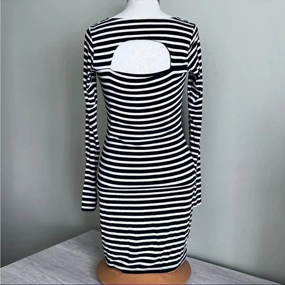 Soprano Dress Size Small - Picture 6 of 10